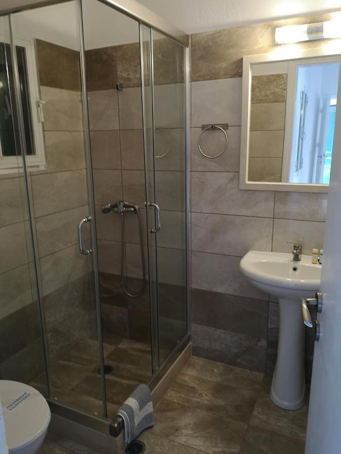 Quintuple Room (5 Adults)