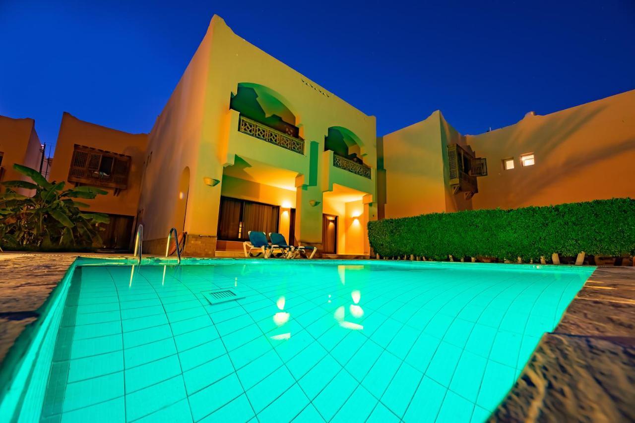 Dört Yatak Odalı Villa - Özel Havuzlu