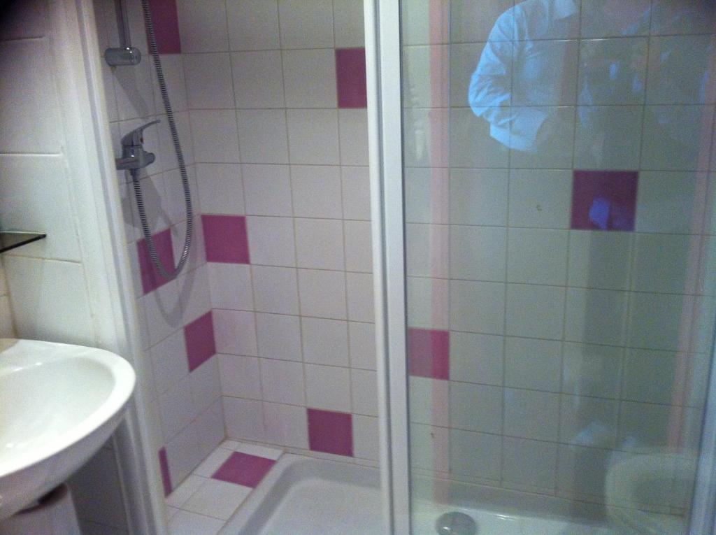 Chambre Lits Jumeaux avec Douche