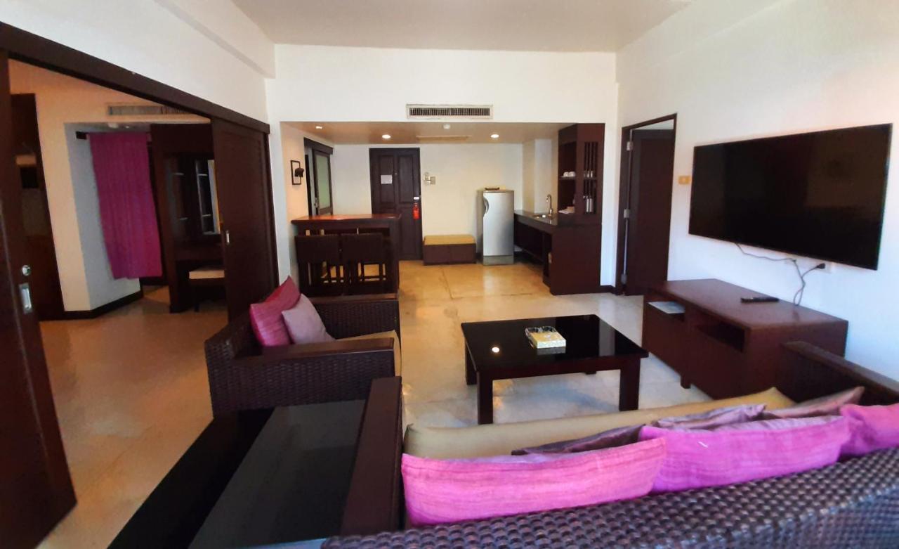 Family Double and Twin Bedroom