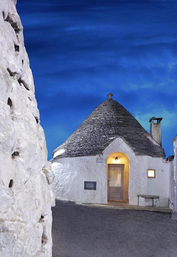 Family Trullo (2 Adults + 2 Children)