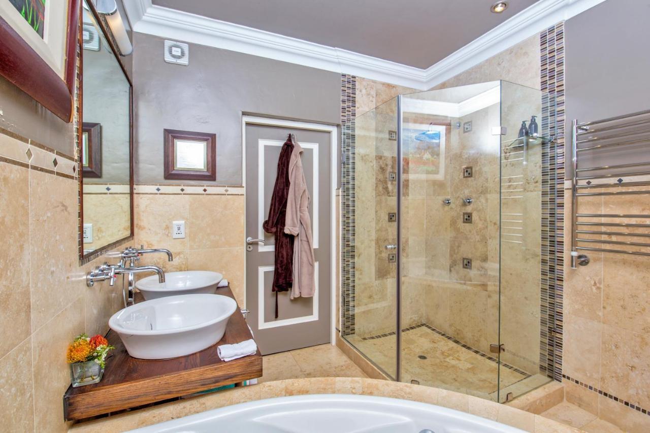 Luxury King Room
