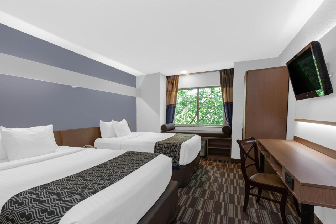 Queen Room - Disability Access/Non-Smoking