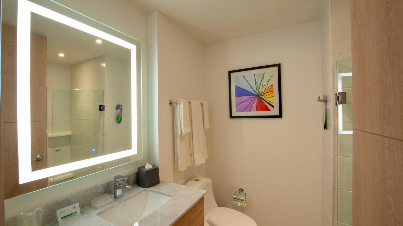 King Suite with City View