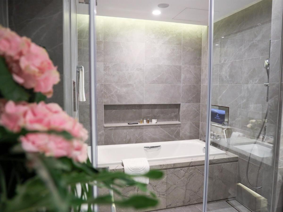 Harbour Suite