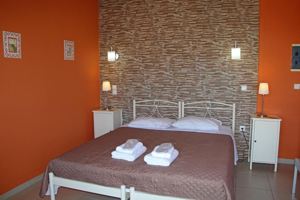 Double or Twin Room with Side Sea View
