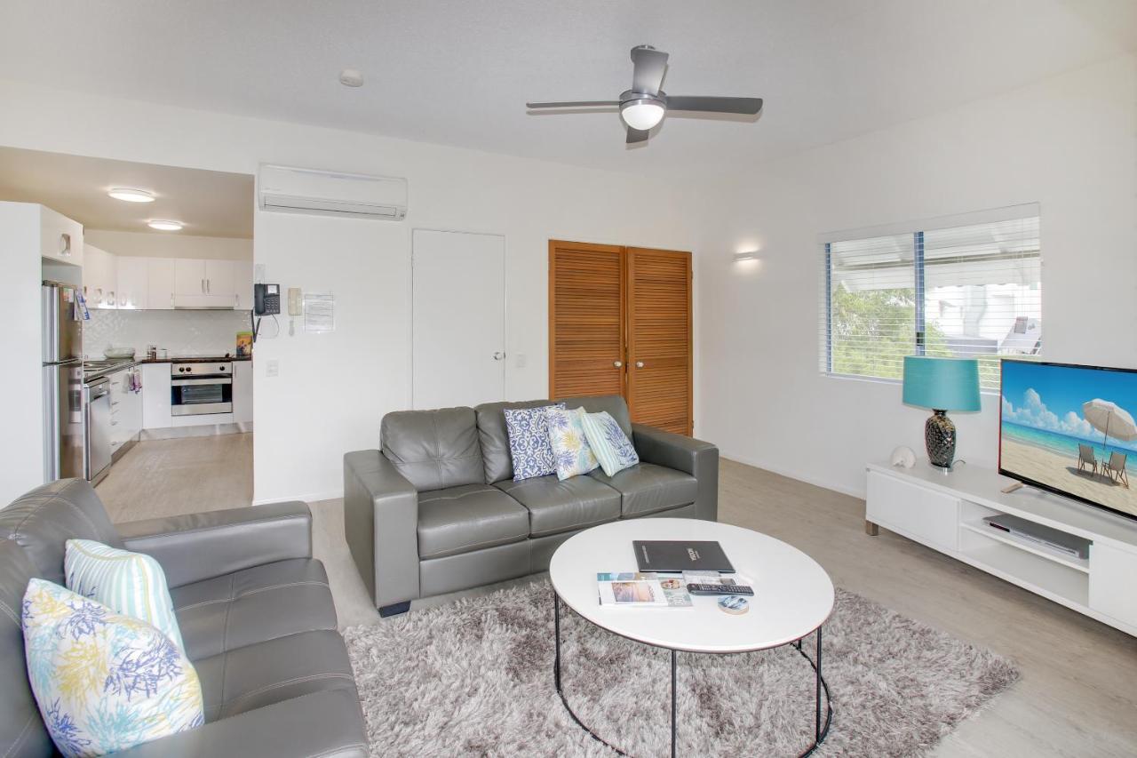 Deluxe One-Bedroom Apartment