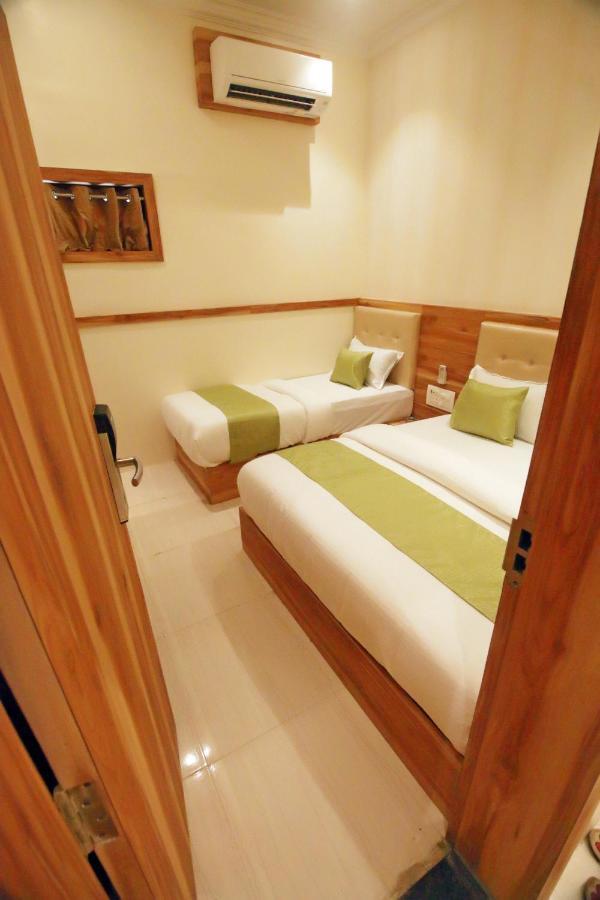 Economy Triple Room with Shared Bathroom