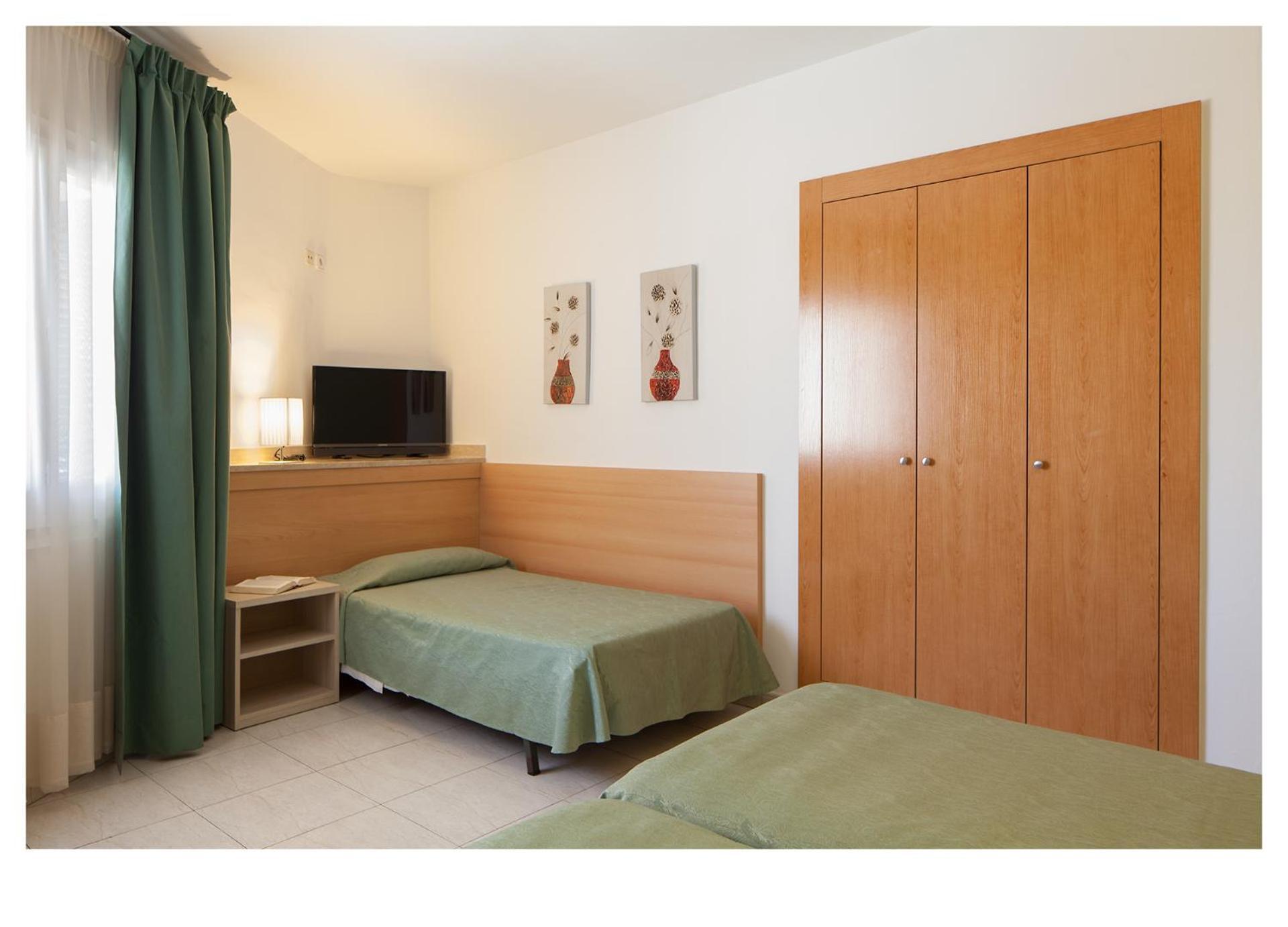 Quadruple Room,697172151:JPEG