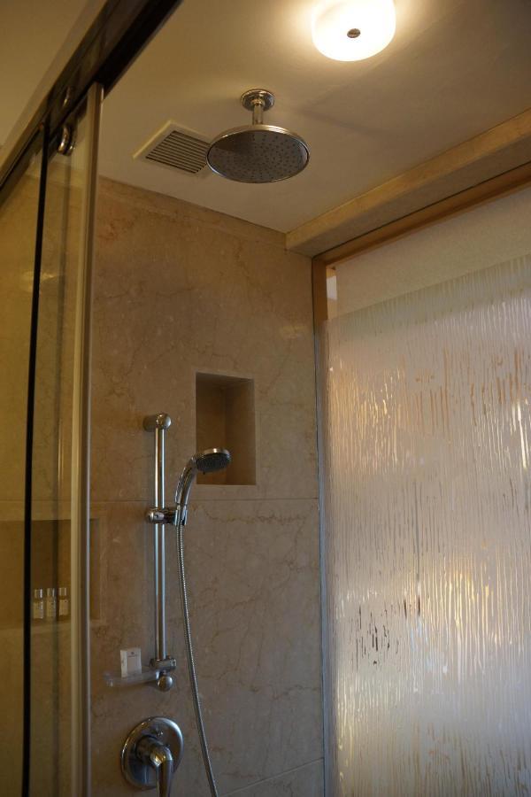 Executive Suite with Balcony, Complimentary INR 750 Hotel Credit redeemable on Spa