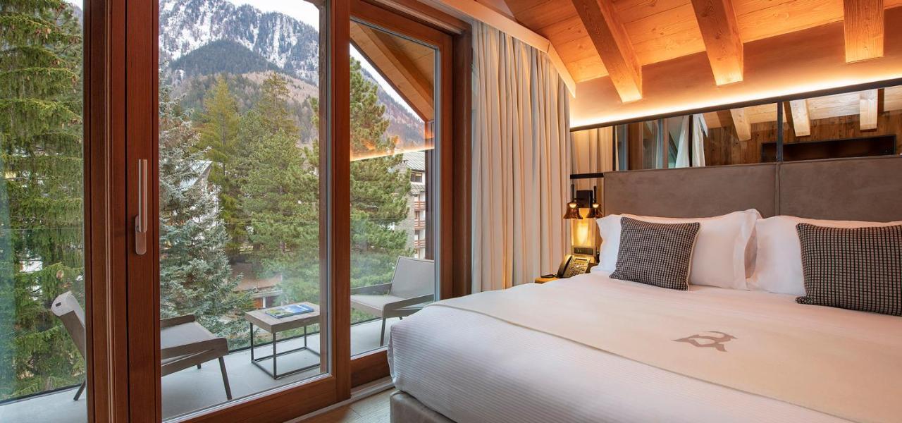 Rooftop Suite with Mountain View (2 adults + 2 children)