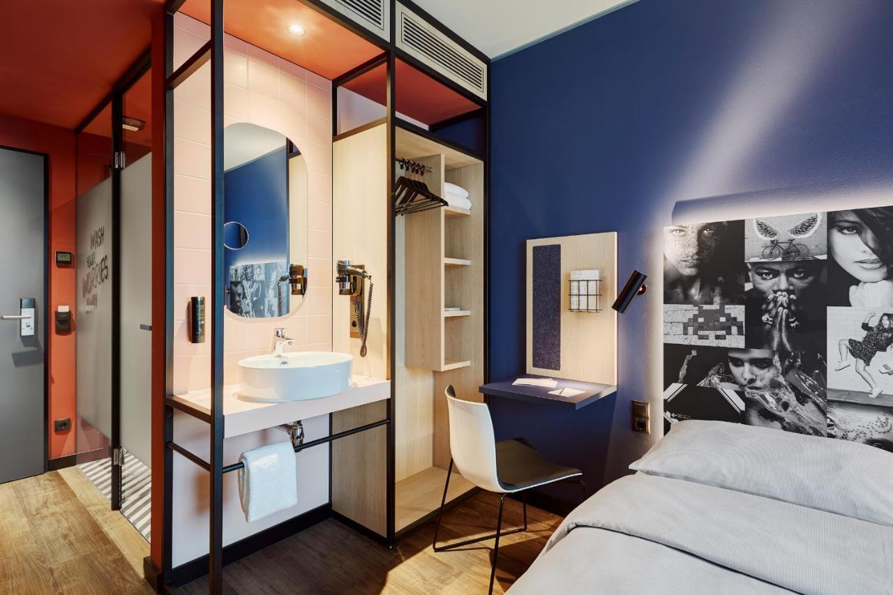 Doppelzimmer mit 1,4 x 2 m-Bett