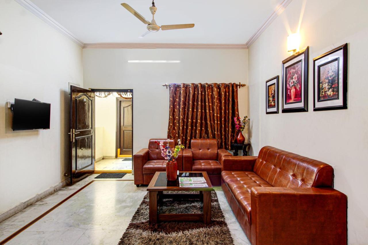 Deluxe Double Room (2 Adults + 1 Child)