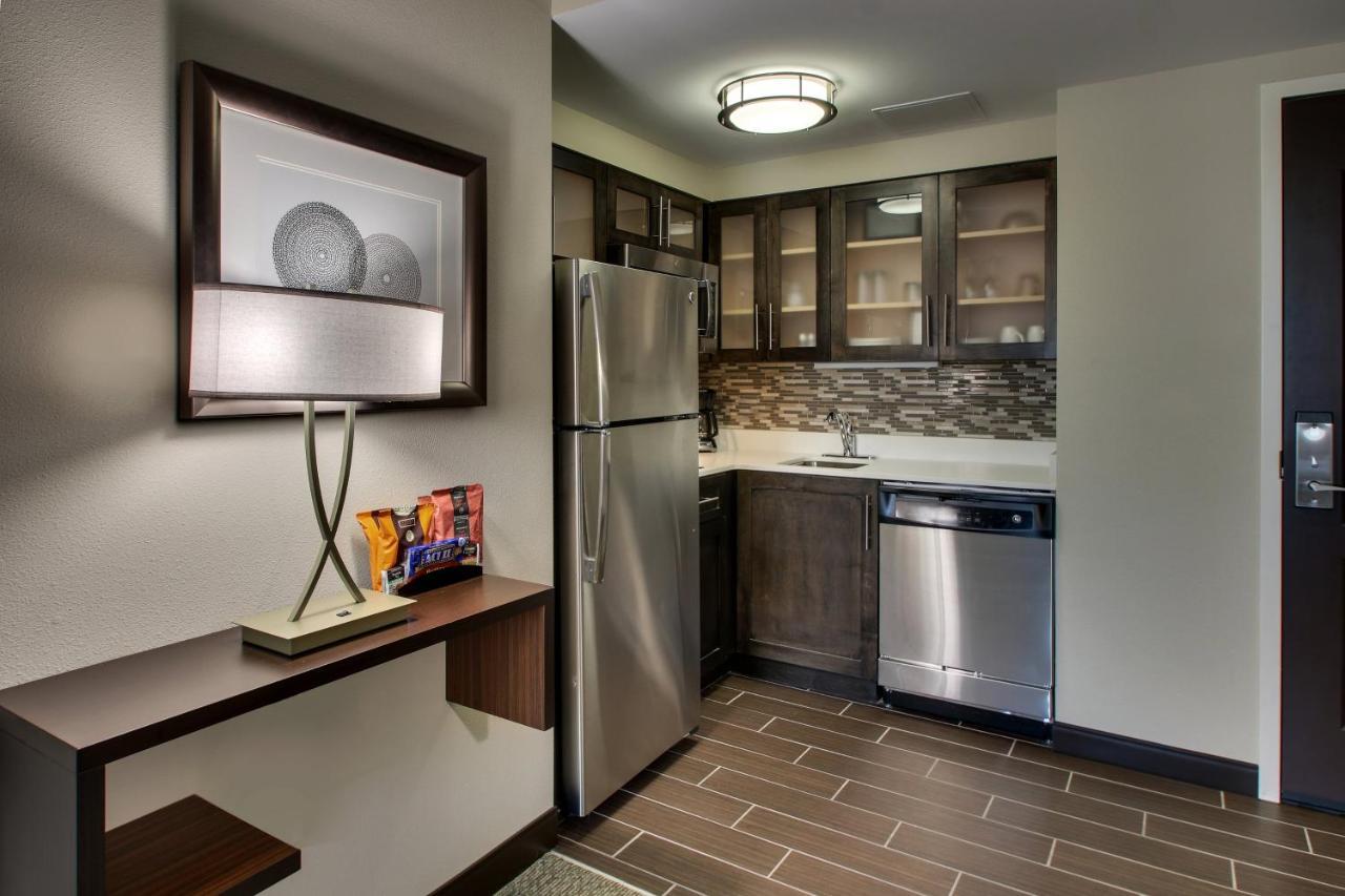 King Studio Suite