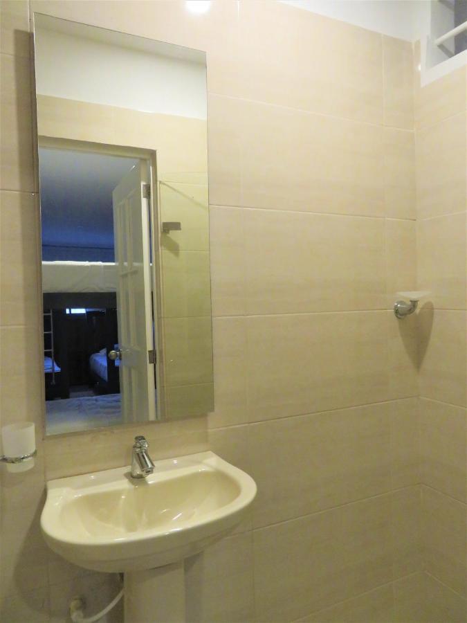 Cama em Dormitório Misto com 6 Camas
