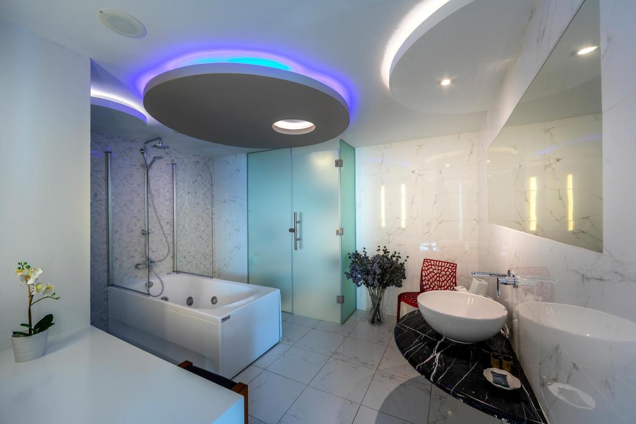 Grand Suite Sea View with Outdoor Whirlpool,969225625:JPEG