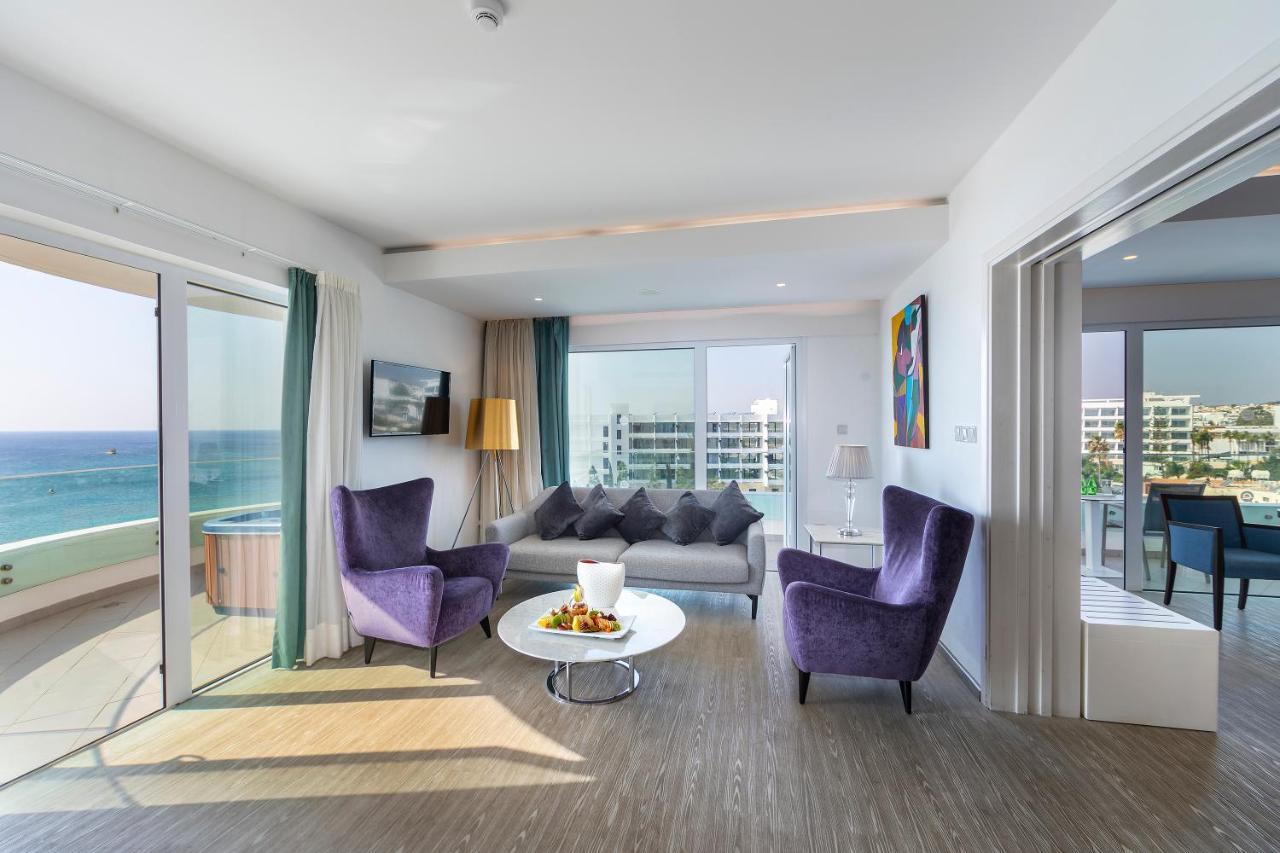 Grand Suite Sea View Outdoor Whirlpool