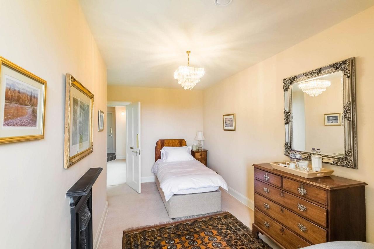 Single Room with Private Bathroom