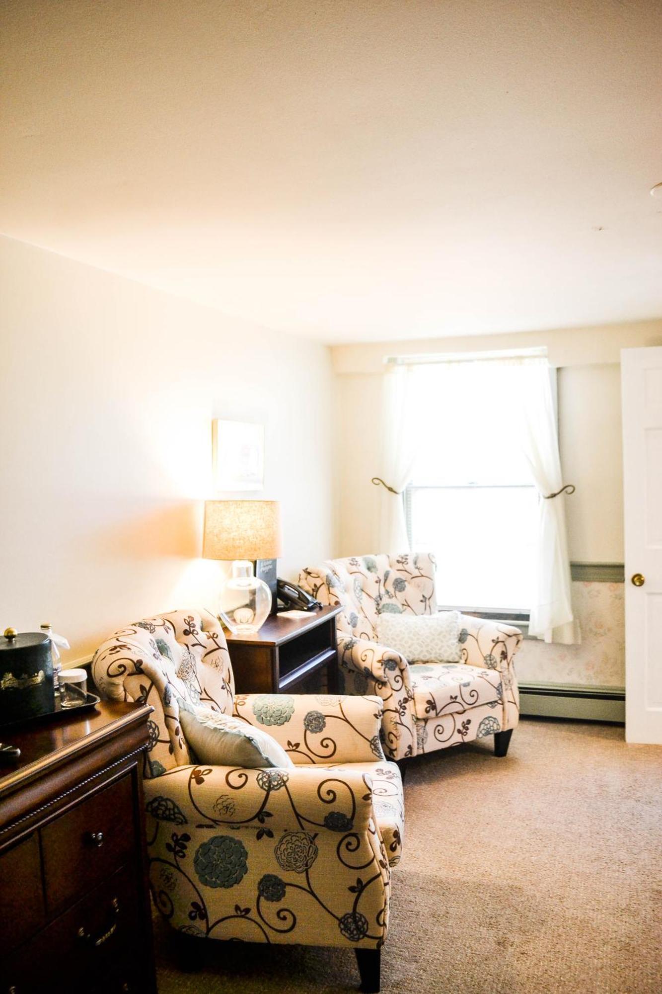 Standard Queen Room