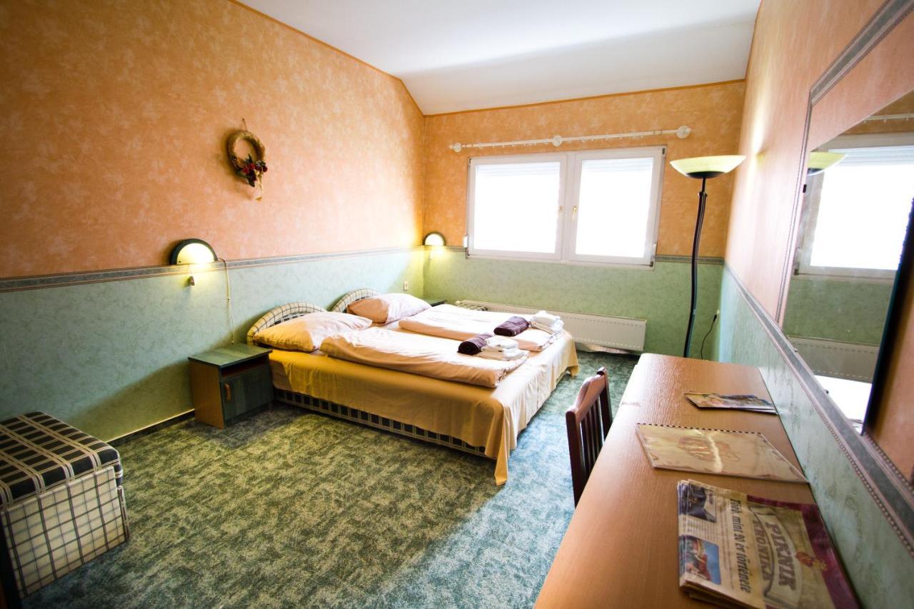 Deluxe háromágyas szoba