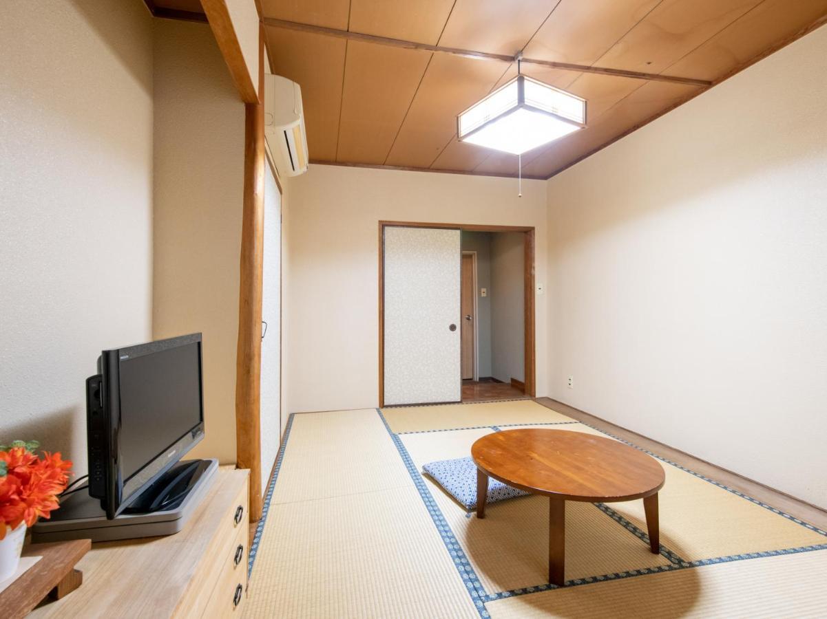 Japanese-Style Triple Room with Shared Bathroom - Smoking