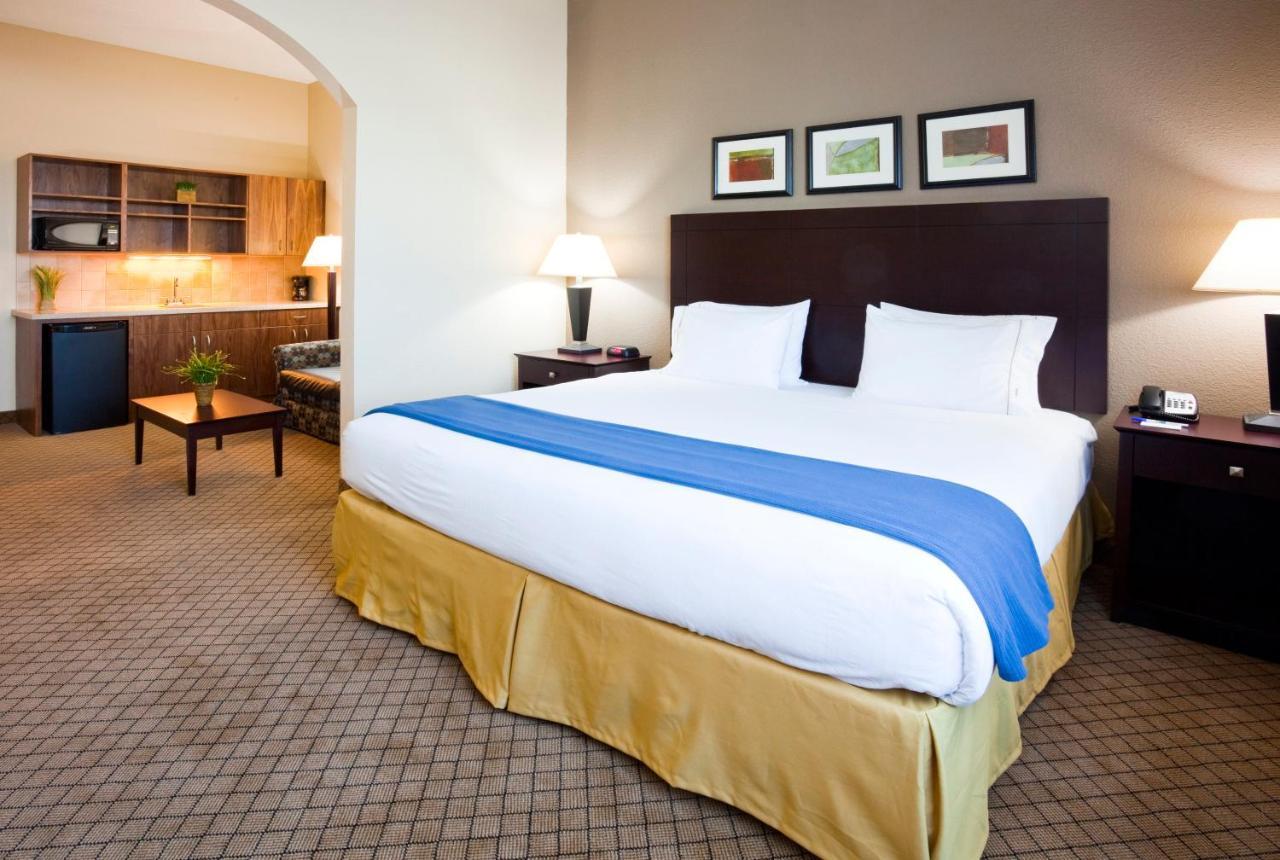 King Suite with Sofa Bed