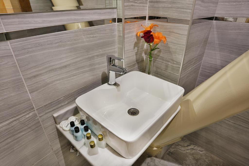 Budget Single Room,970821712:JPEG