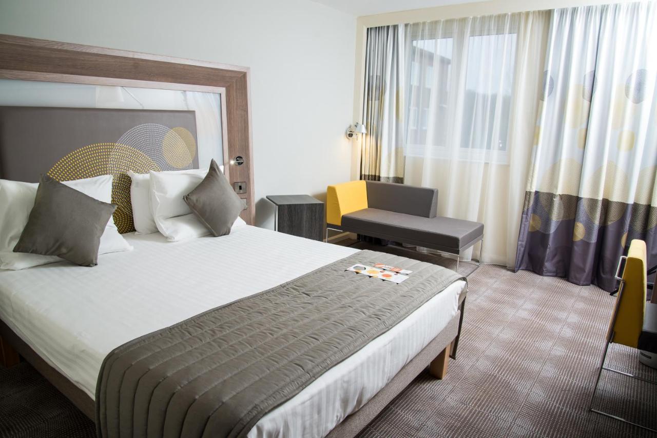 Superior Kamer met Queensize Bed en Slaapbank