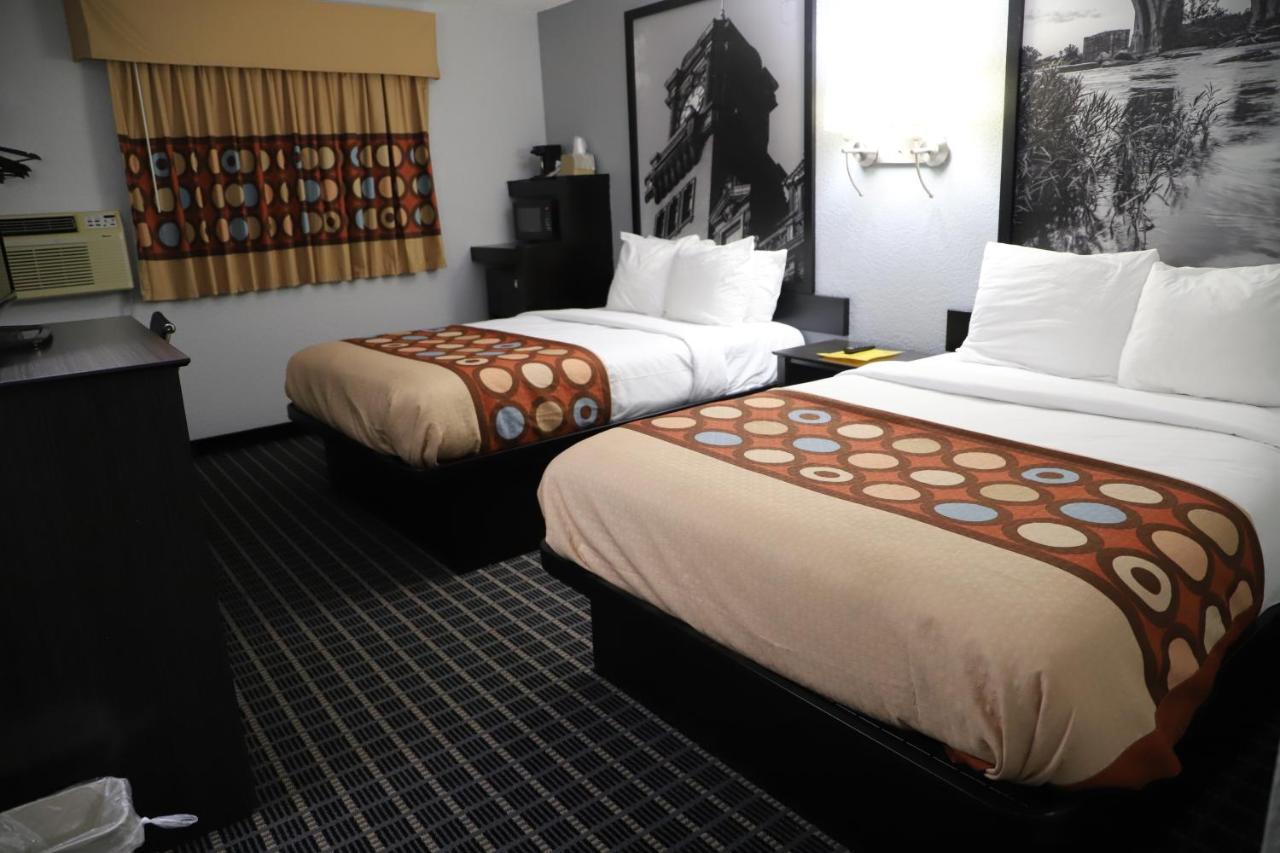 Deluxe Double Room with Two Double Beds - Non-Smoking