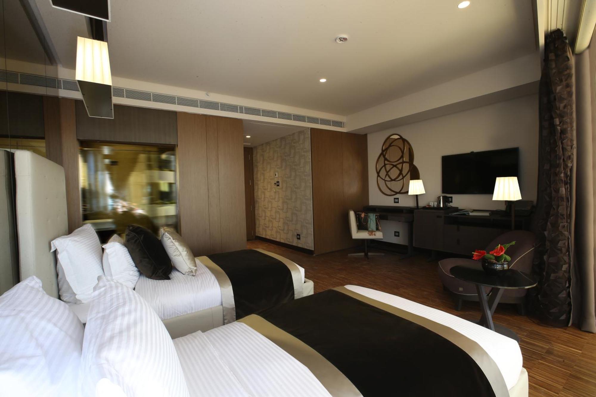 2 Bedroom Noble Family Sea View Suite