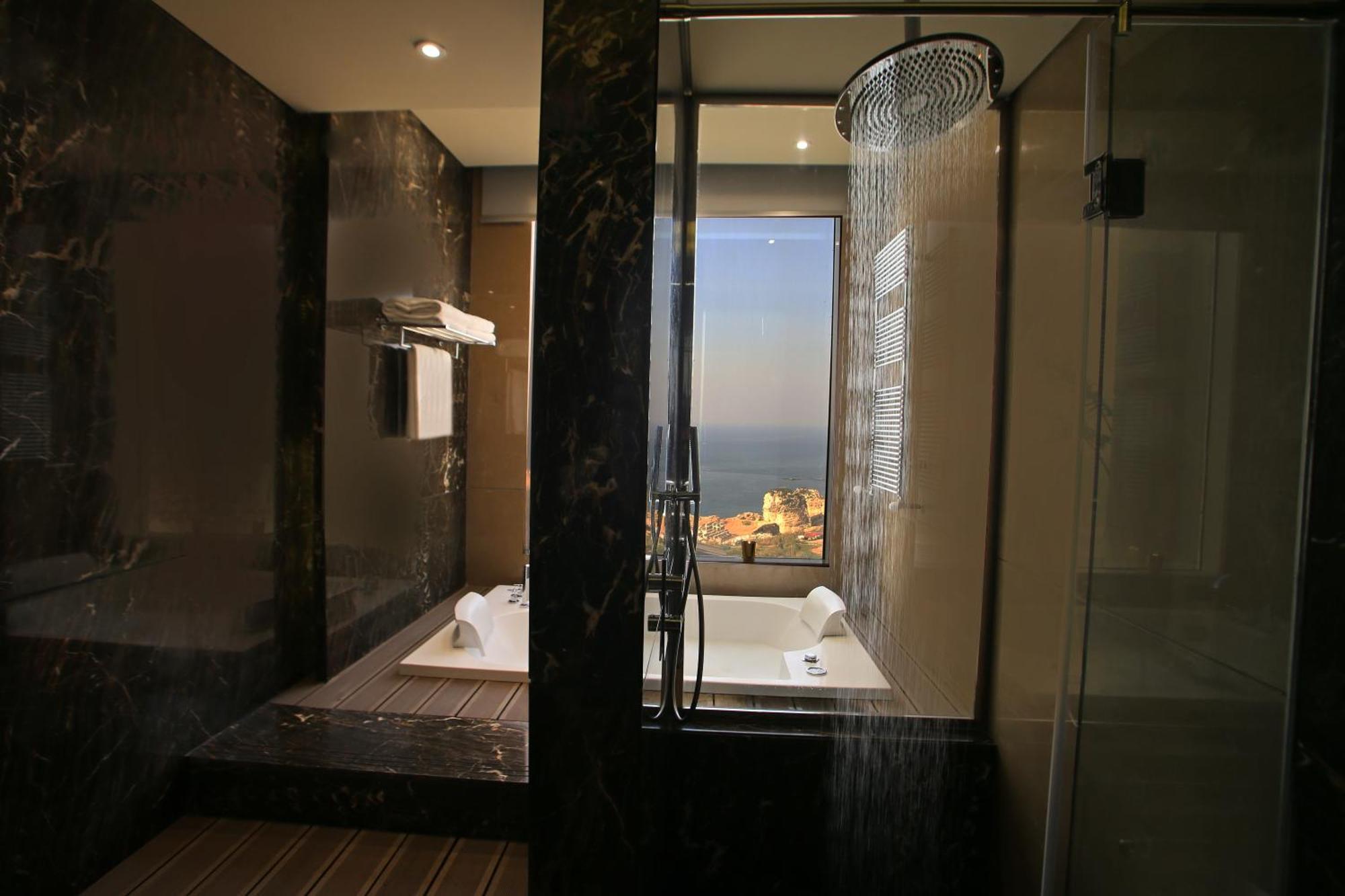2 Bedroom Noble Family Sea View Suite