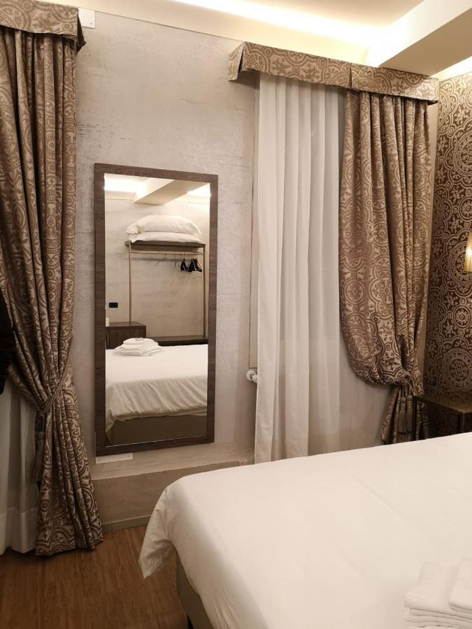 Double or Twin Room,974035990:JPEG