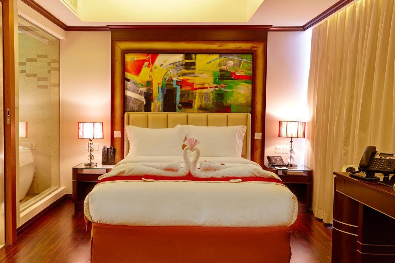 Junior Suite with Kitchenette/Jacuzzi,1235353574:JPEG