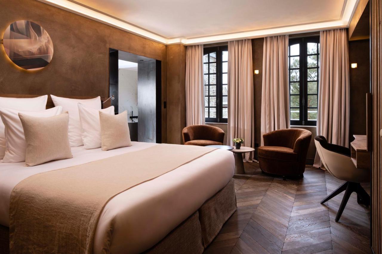 Deluxe Room with steam shower and balneotherapy bathtub