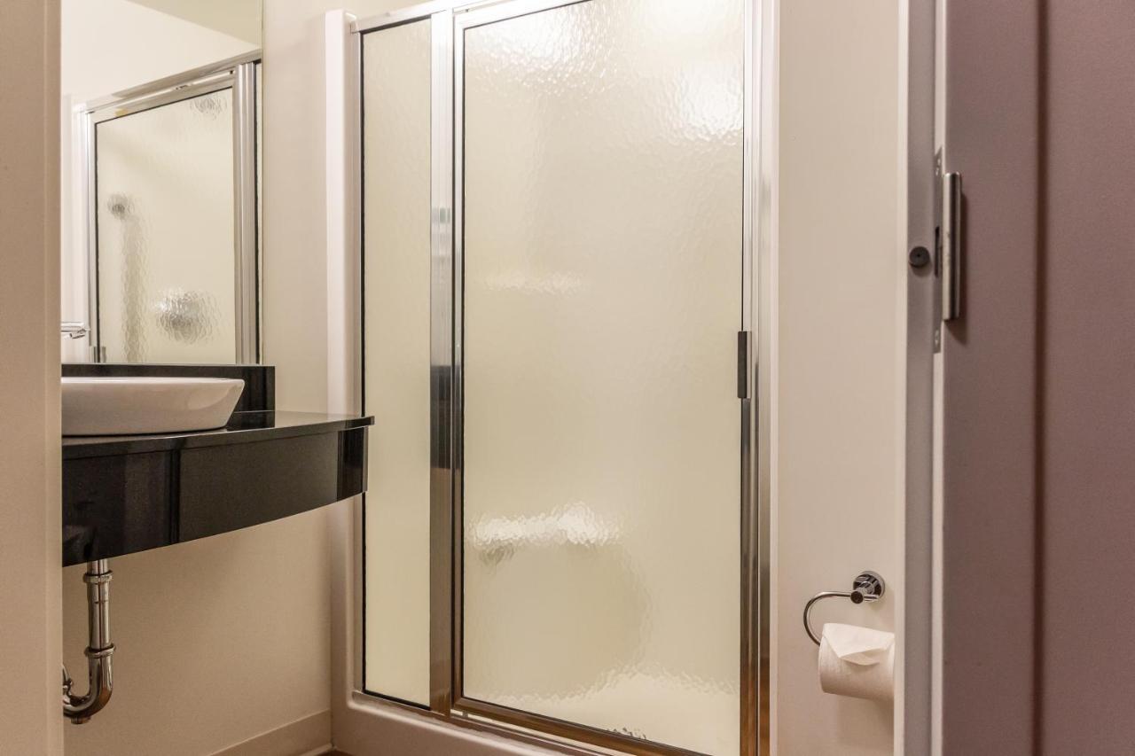Deluxe Queen Room with Two Queen Beds - Non-Smoking