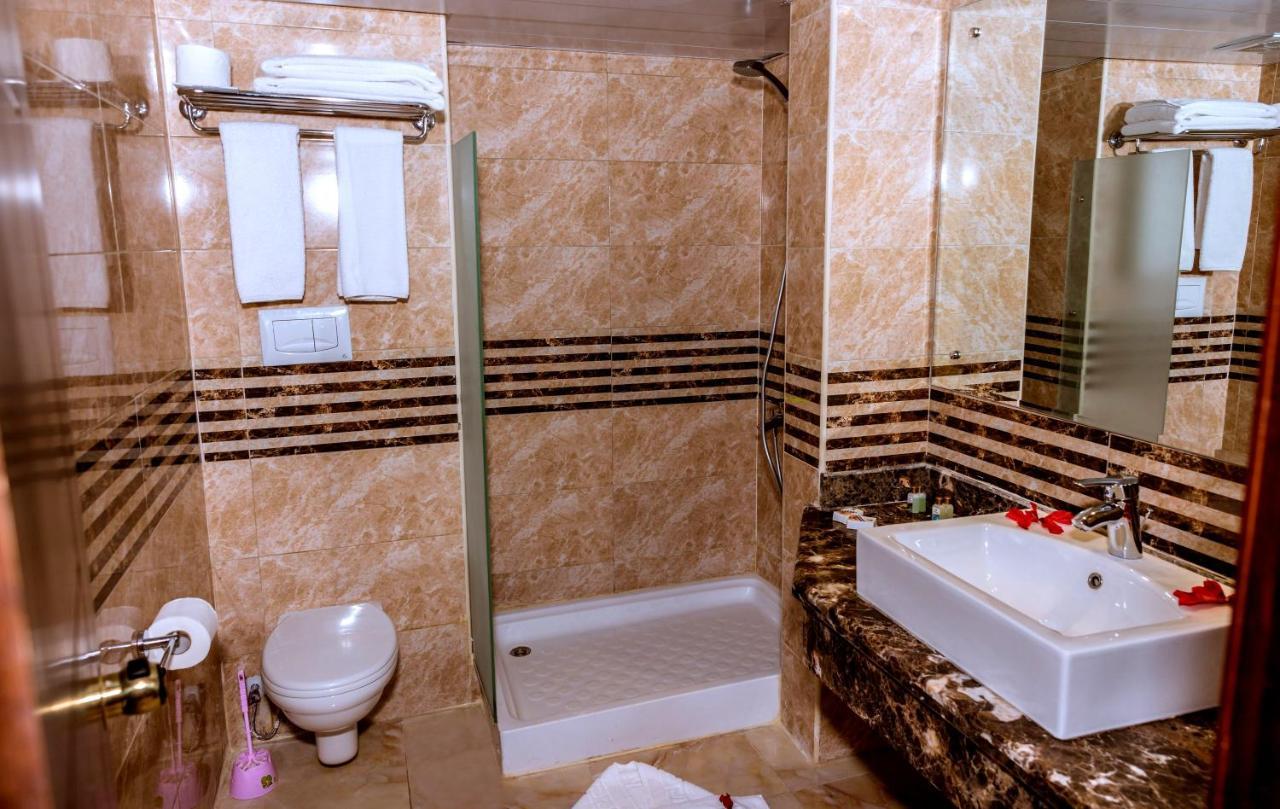 Deluxe Çift Kişilik Oda - Yandan Deniz Manzaralı