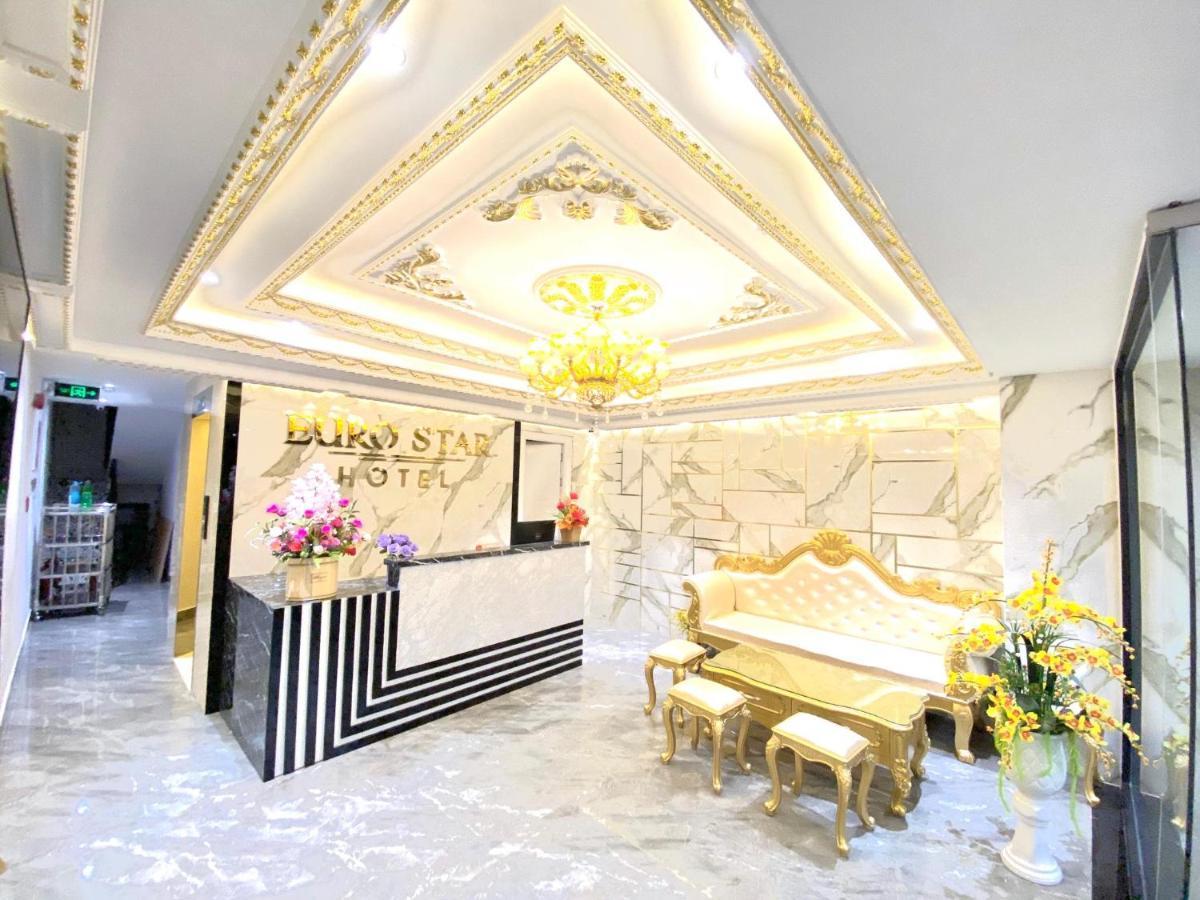 Phòng Deluxe Giường Đôi Có Ban Công
