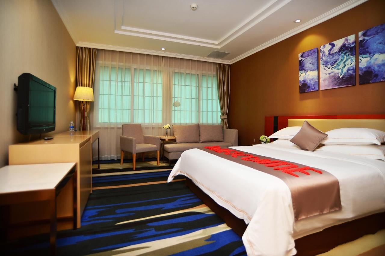 Fashion Queen Room