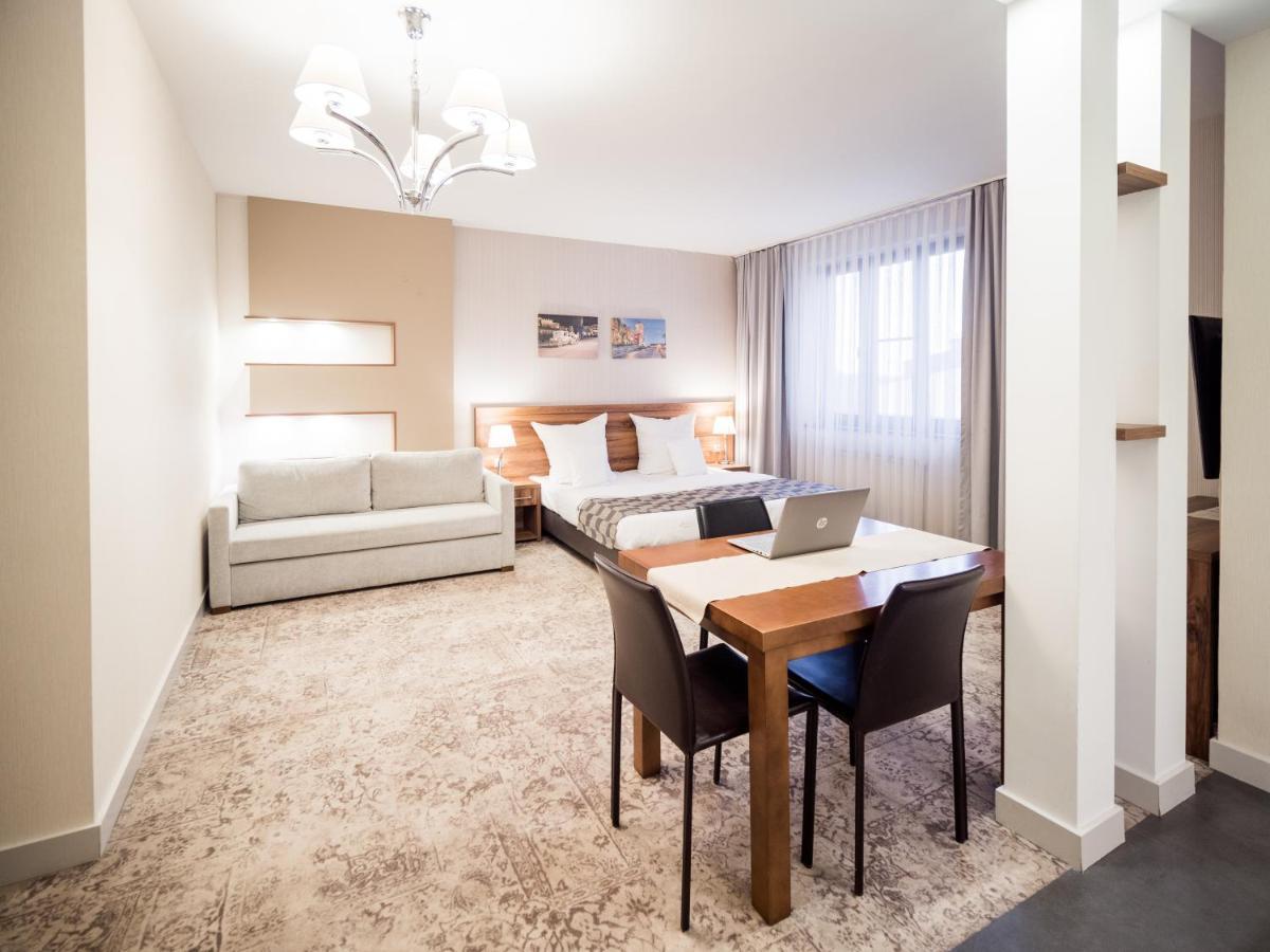 Deluxe Apartment