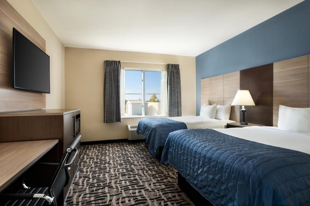 Queen Room Two Queen Beds Mobility Access or Non-Smoking