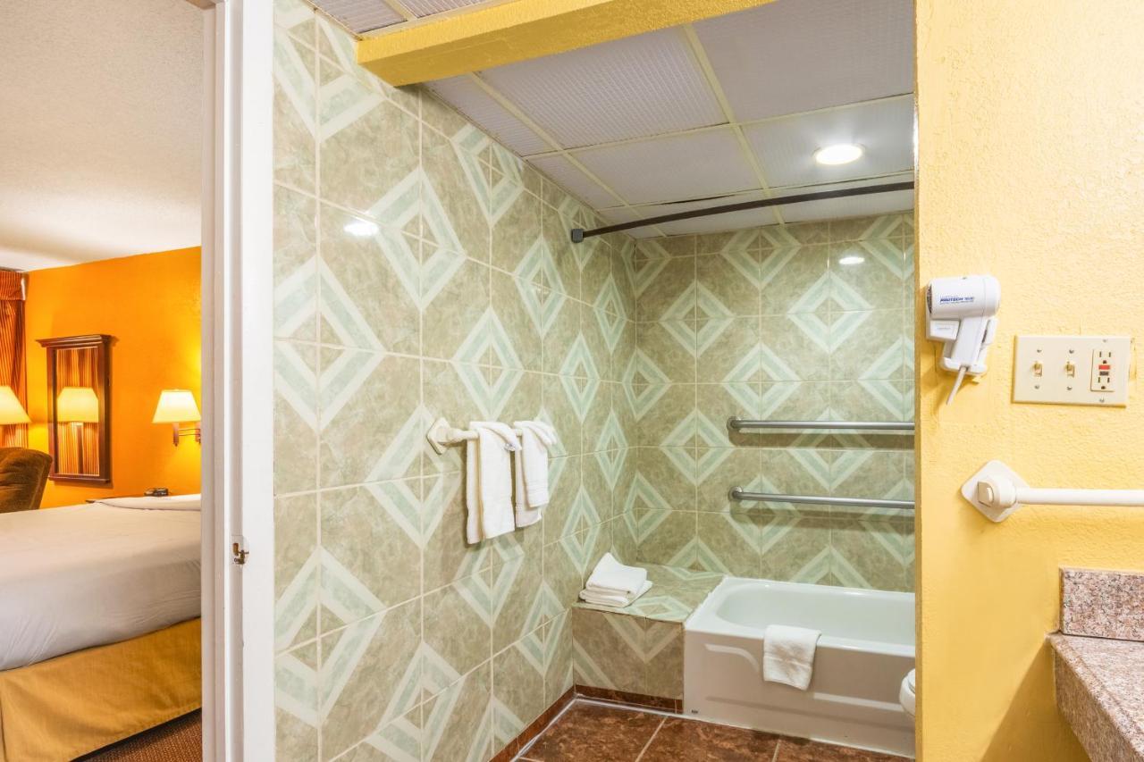 King Room - Disability Access/Non-Smoking