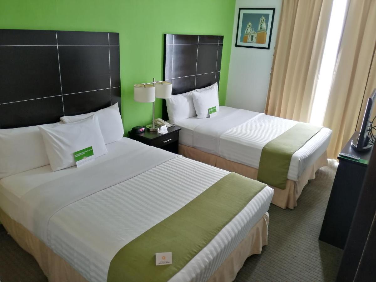 Deluxe Double Room with Two Double Beds - Mobility Access/Non-Smoking