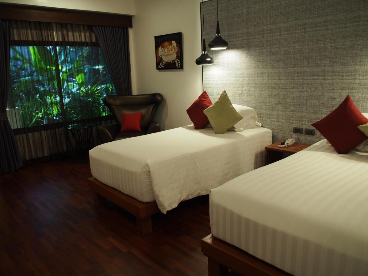Bungalow with Pool View - Twin Beds