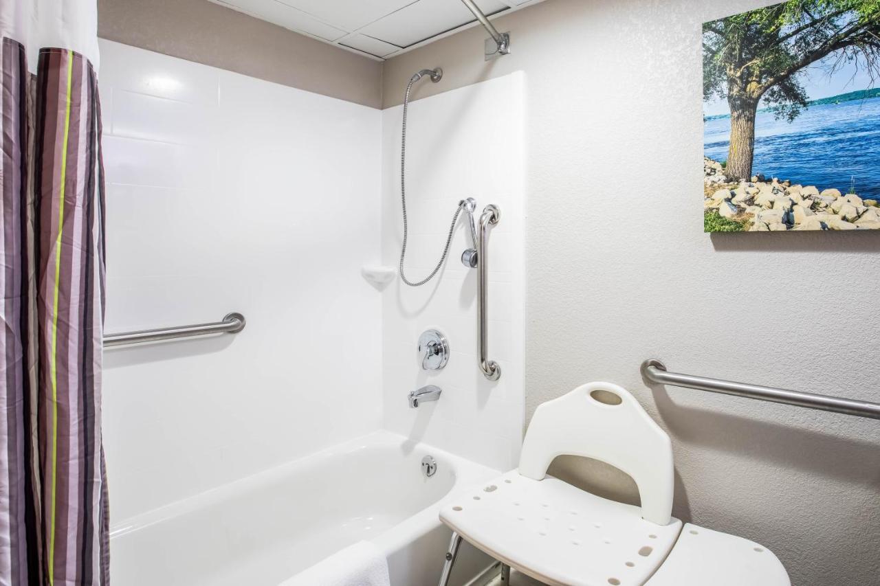 Accessible King Room