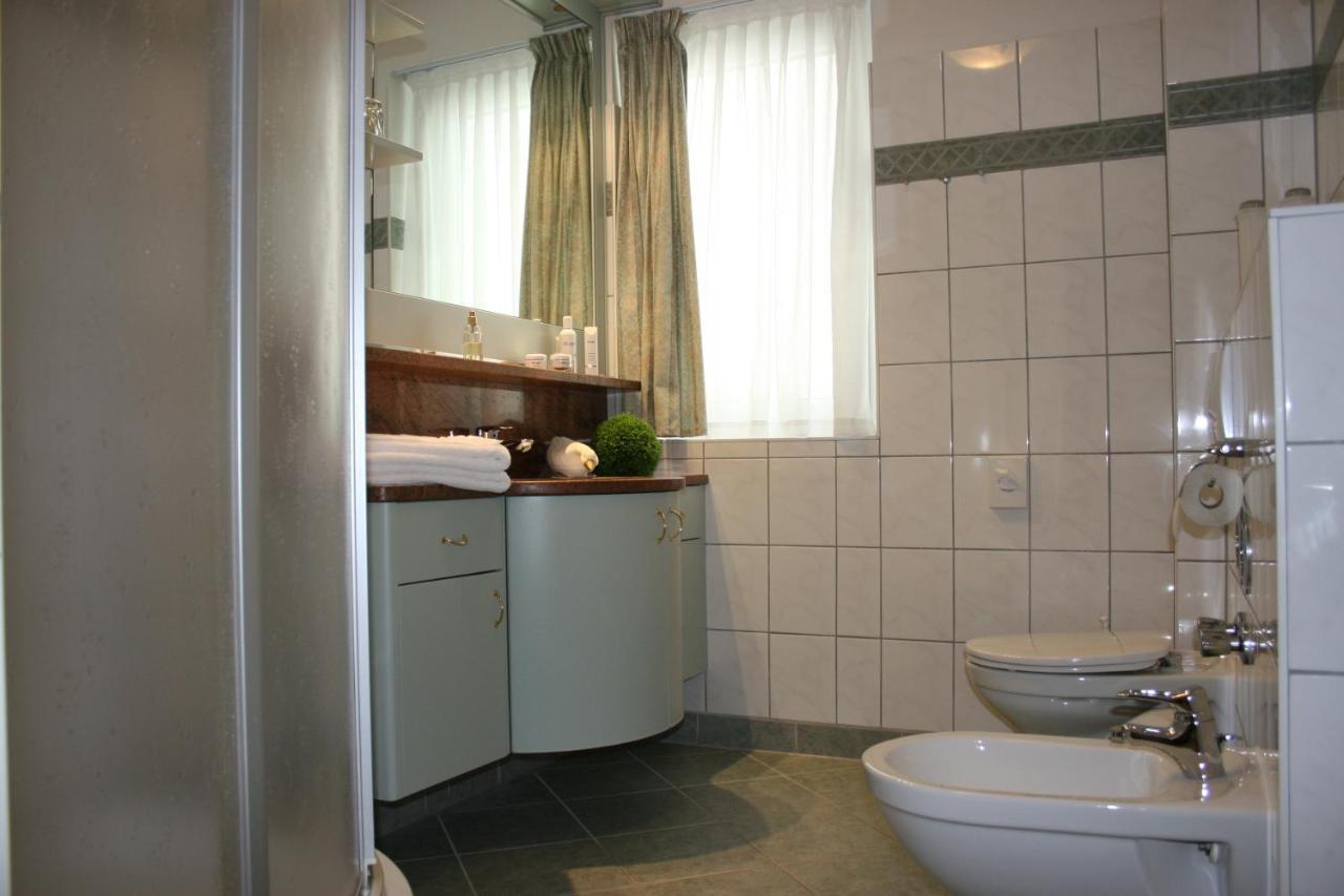Doppelzimmer zum Innenhof ohne Balkon