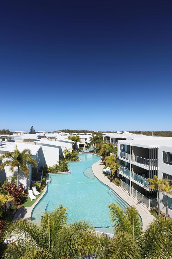 One-Bedroom Apartment with Pool View