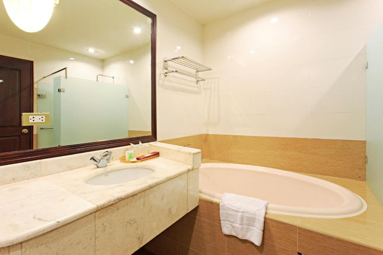 Sarrosa Suite