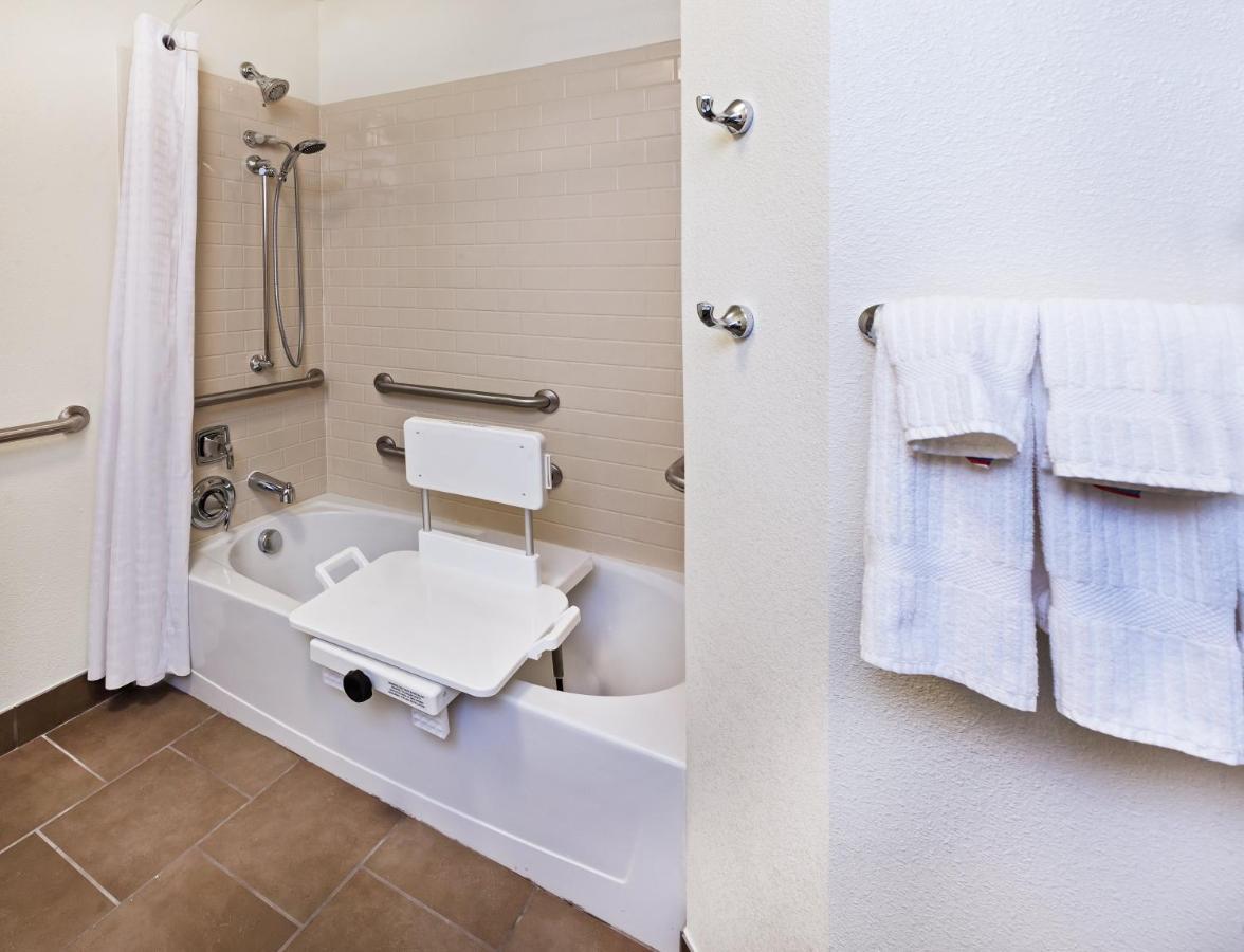 Queen Studio Suite with Two Queen Beds - Mobility Access Tub/Non-Smoking