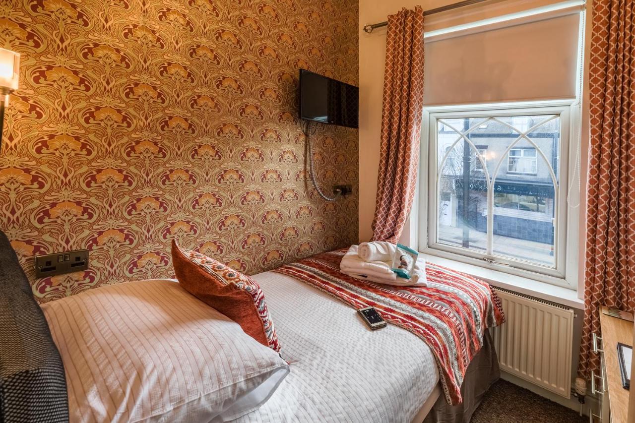 Single Room with Private Bathroom
