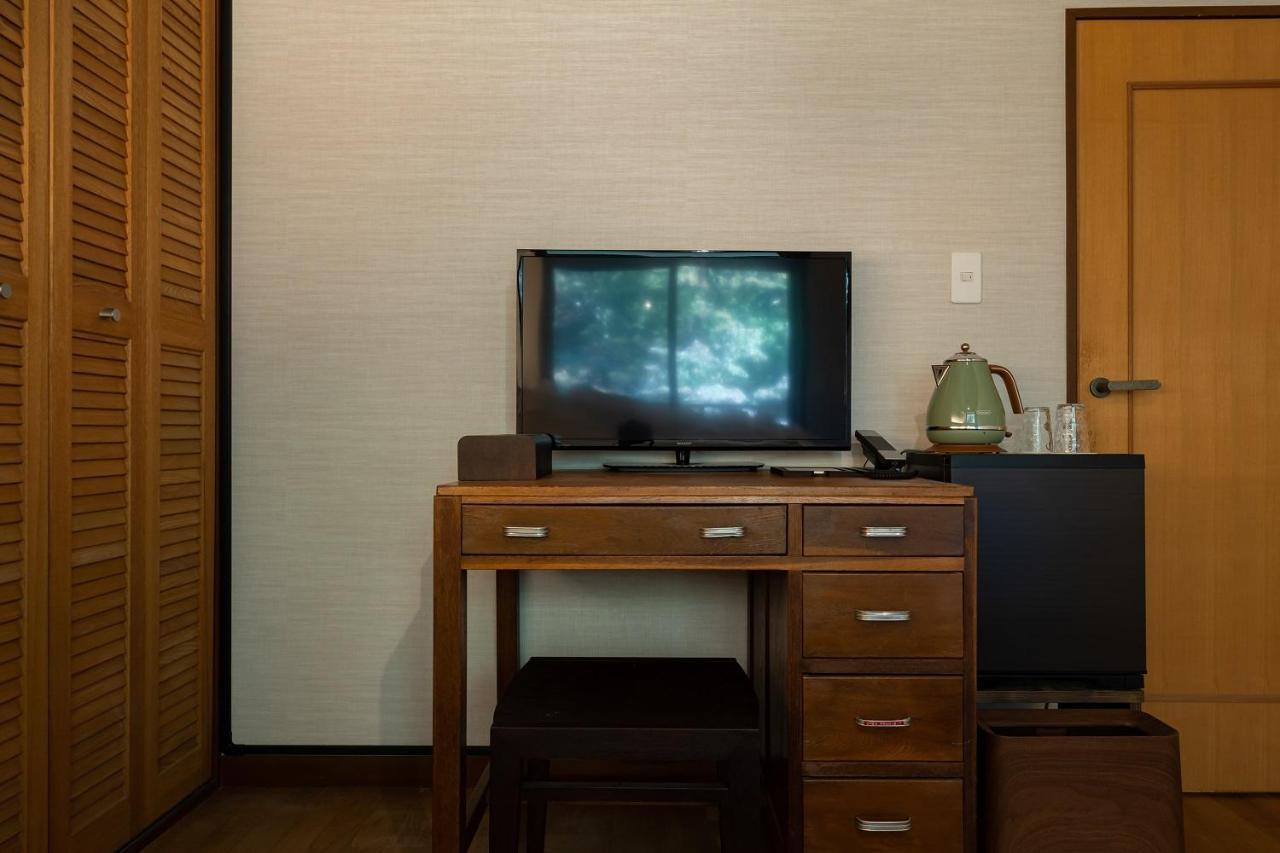 Standard Twin Room with Shared Bathroom